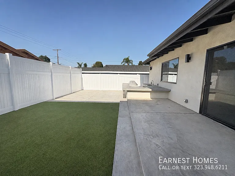 16701 Chatsworth St — Photo 22