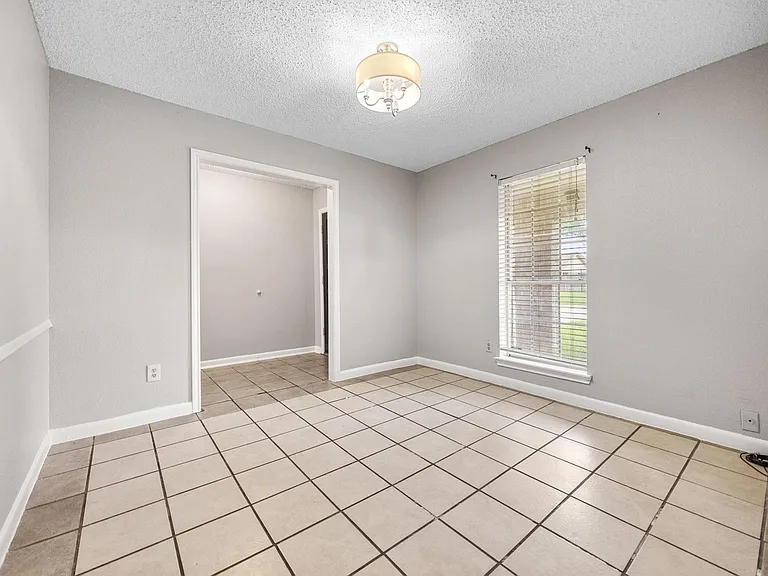 2211 Turtle Creek Dr — Photo 6