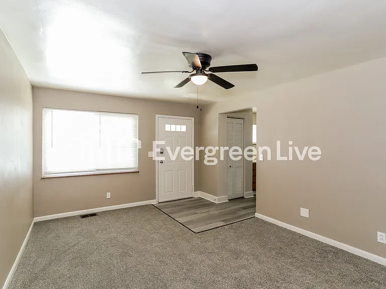 3284 Warfield Ave — Photo 3
