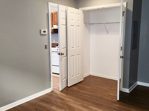 3rd image of 806 Maryland Ave APT 1B