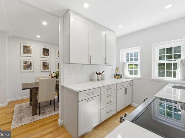 4892 28th St S, Arlington, VA 22206