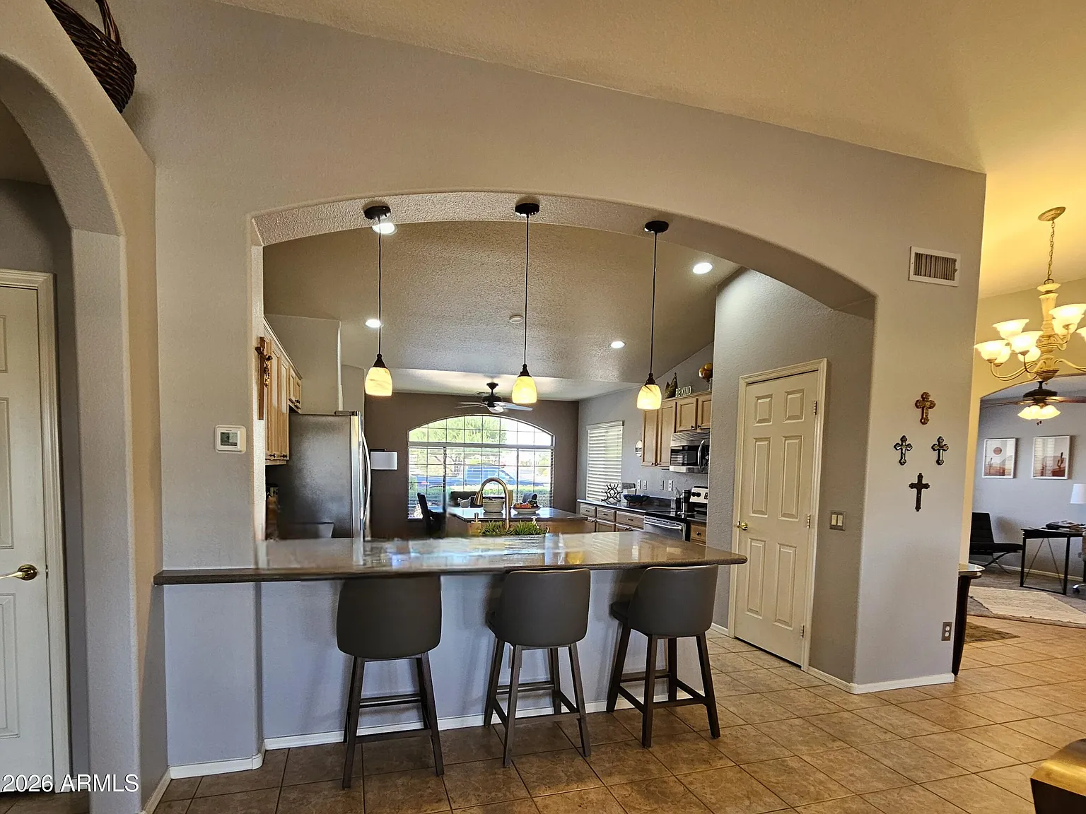 2 bed, 2.0 bath, 1829 sqft, $2,700 — Photo 3