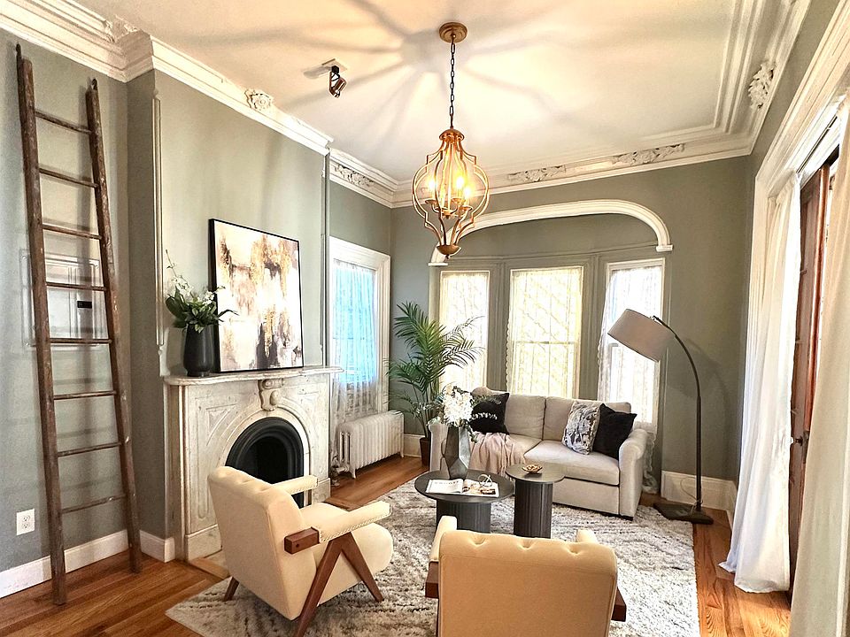 1st image of 70 Reservoir Ave