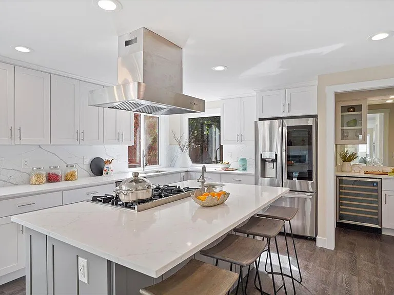 24275 SE 1st Pl — Photo 8