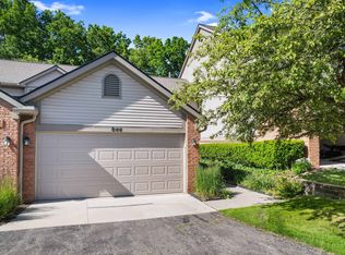 844 Woodridge Hills Dr #99, Brighton, MI 48116