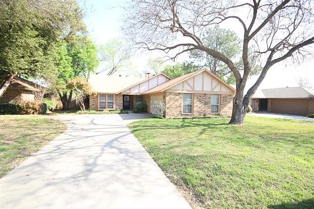 2nd image of 1813 Juniper Ln