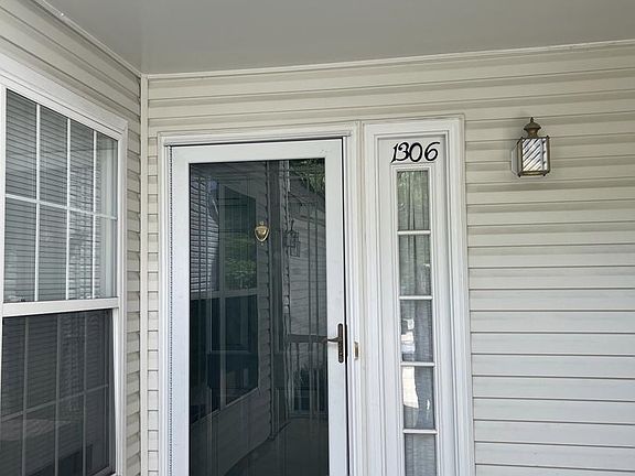 2nd image of 6606 Netties Ln Unit 1306