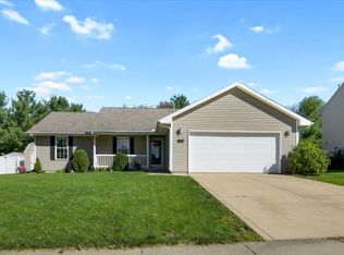 1704 Magnolia Dr, Saint Joseph, IL 61873