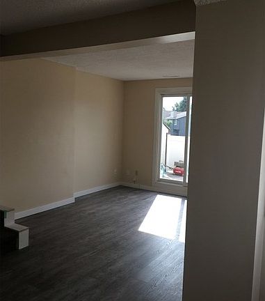 2nd image of 283 Lancaster Ter NW