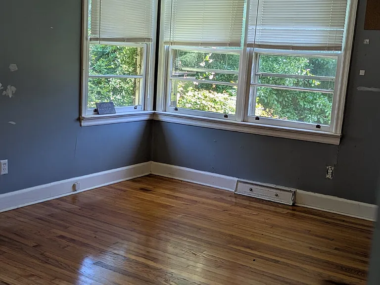 610 W Charlton St — Photo 14