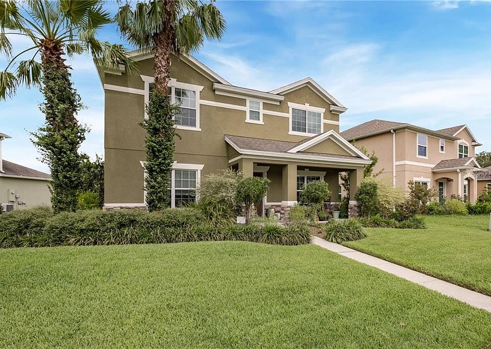 1st image of 915 Brandy Oaks Loop