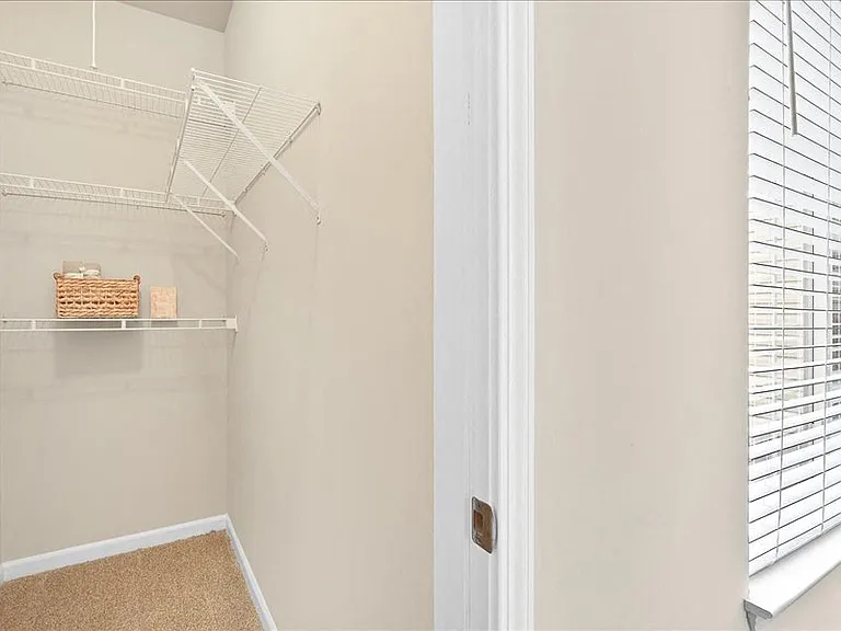 Farmington Lakes Apartments — Photo 51