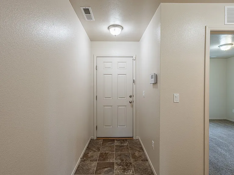 143 E Rose Lake Dr — Photo 6