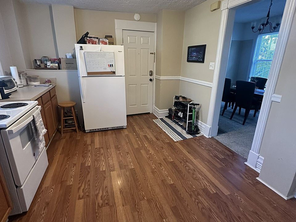 Picture of kitchen taken November 2025