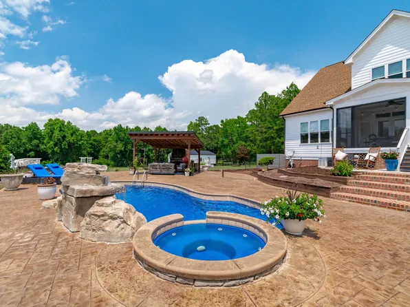 387 Old Stage Rd, Willow Spring, NC 27592