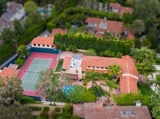 1011 N Roxbury Dr, Beverly Hills, CA 90210