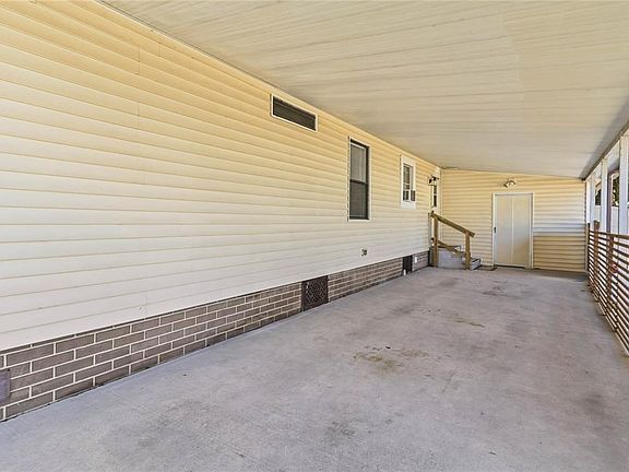 4th image of 2320 Darby Ln