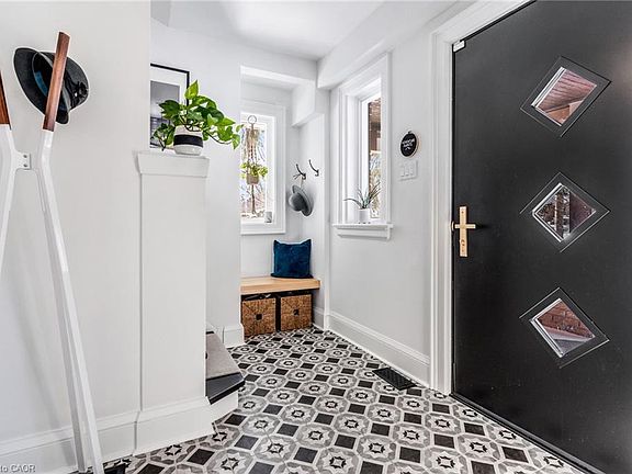 2nd image of 86 Earl St