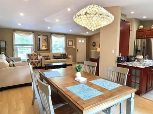 4033 Pickstone Dr, Fairfax, VA 22032