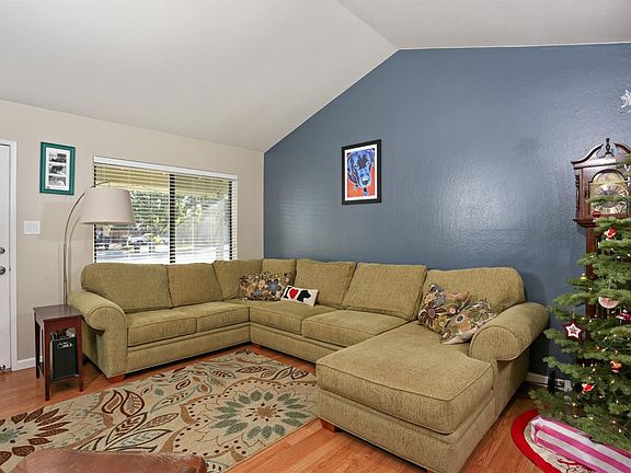 4th image of 2614 Shad Ct