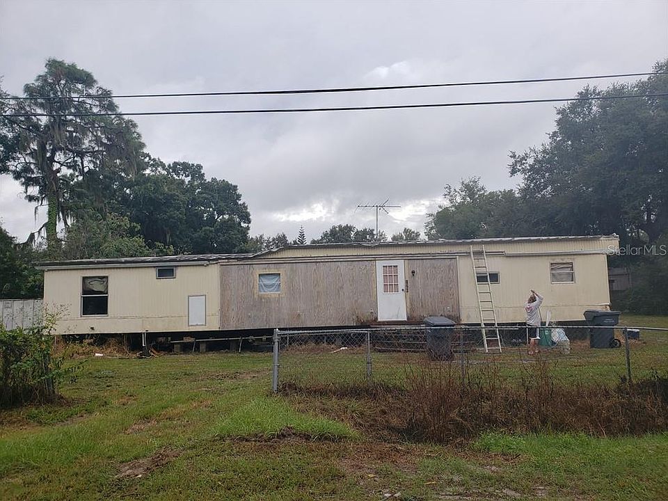 1st image of 126 18th Wahneta St W