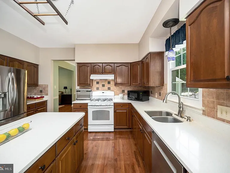 64 Blossom Wood Ct — Photo 11