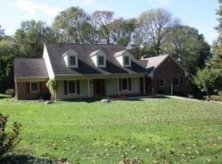 12 Deerfield Rd, Lancaster, PA 17603
