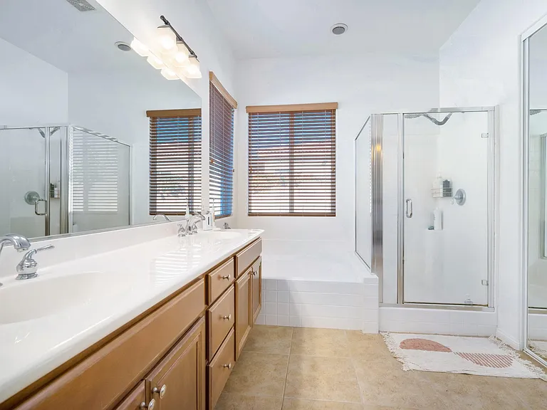 43560 Parkway Esplanade W — Photo 19