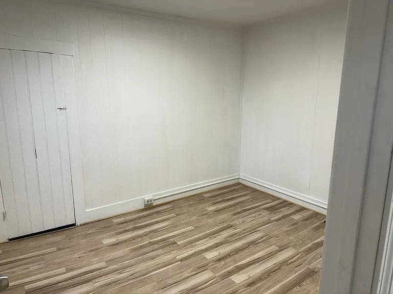 270 S Main St #4 — Photo 5