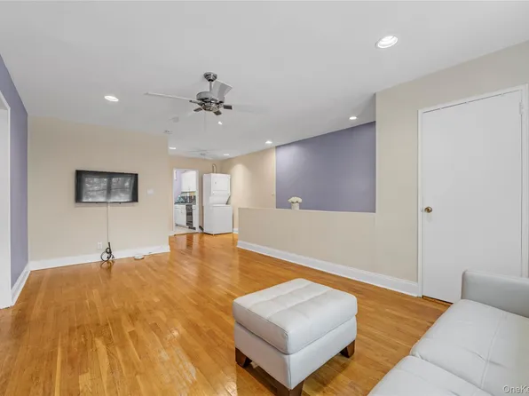 226-09 Union Turnpike #B, Bayside, NY 11364