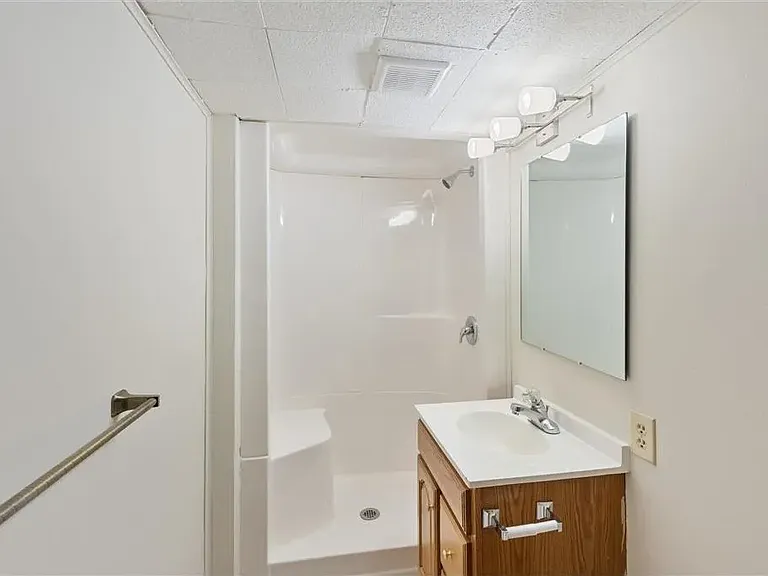 977 Oakdale Ave — Photo 4