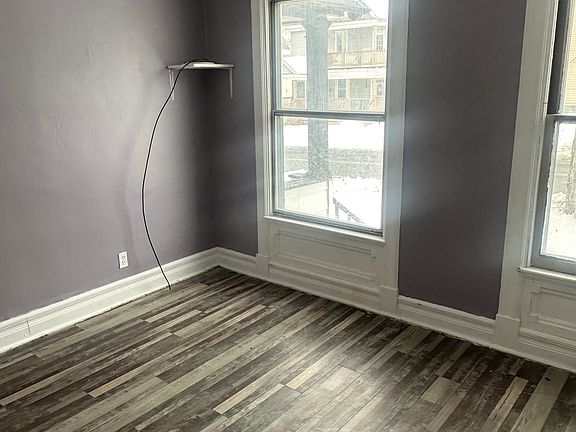 4th image of 291 N Main St #1