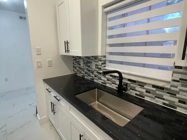 1701 NW 96th Ter, Hollywood, FL