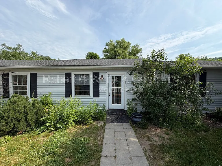 202 Main St — Photo 3