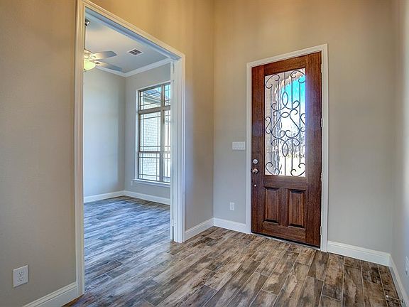 3rd image of 1099 Scattered Oaks Trl