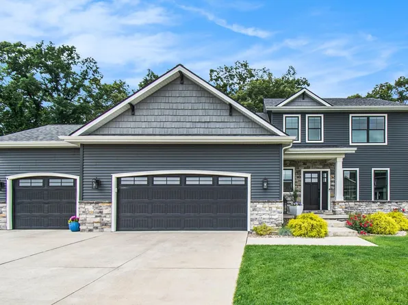 54823 Pierre Trails Dr, Osceola, IN 46561