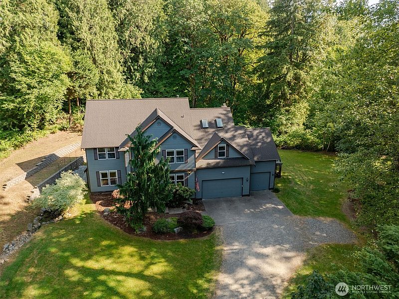 3rd image of 10930 Kelly Road NE