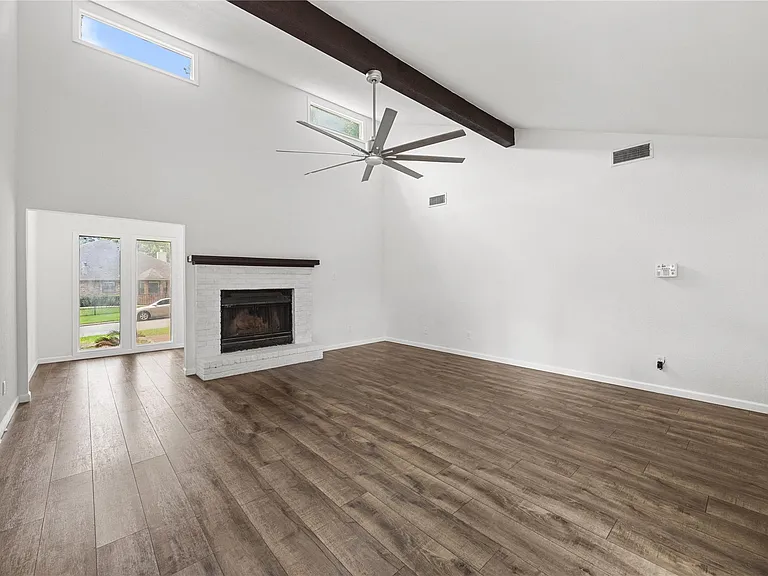 431 Evergreen Dr — Photo 8