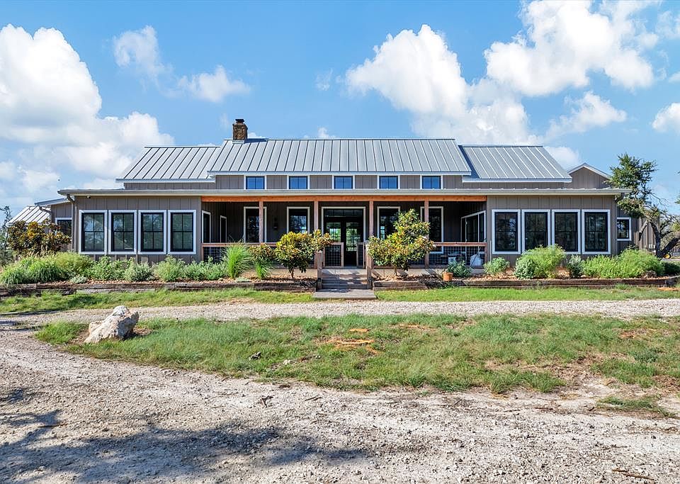1st image of 1100 Vintage Oaks Dr