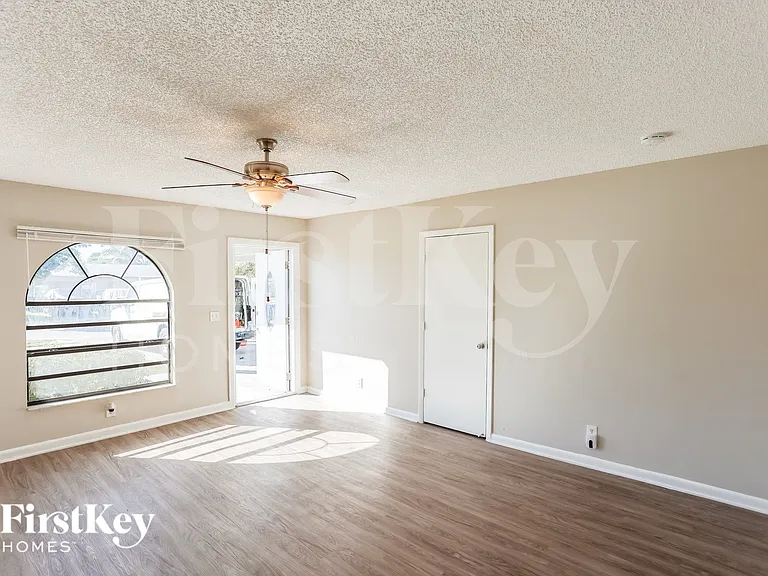 1301 NW 2nd St — Photo 5