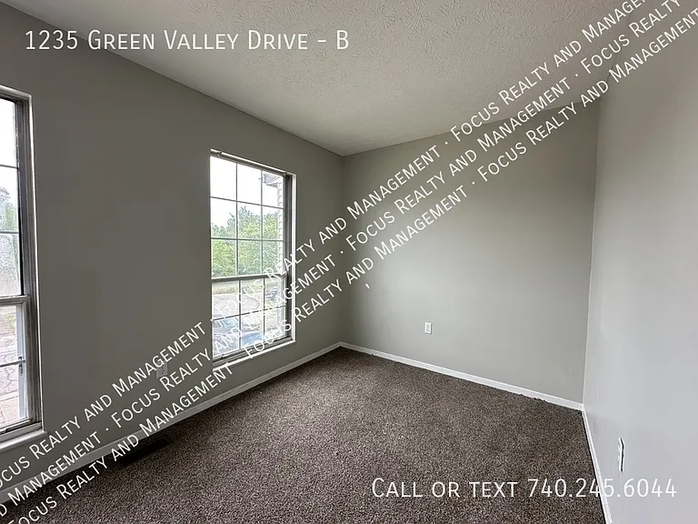 1235 Green Valley Dr #B — Photo 5