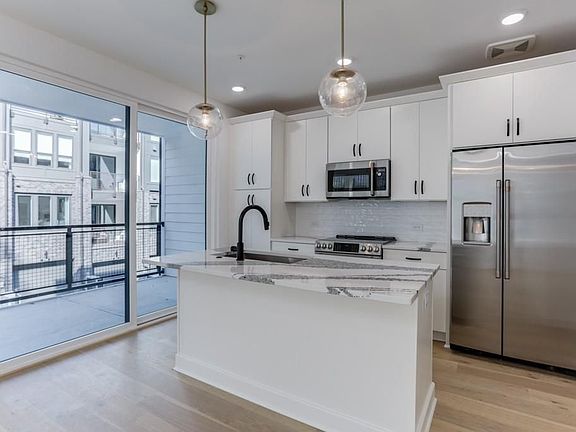 5th image of 375 Pratt Dr SE Unit 309