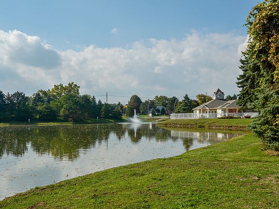 5th image of 37255 S Woodbridge Cir #5-103