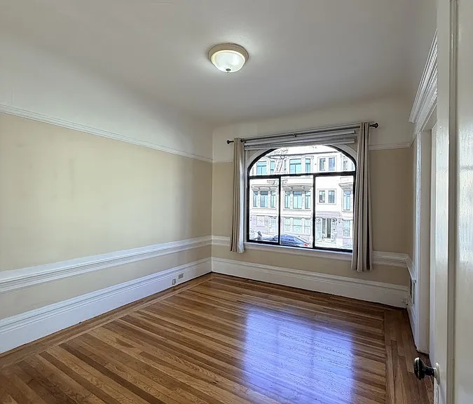 1441 Larkin St #2 — Photo 9