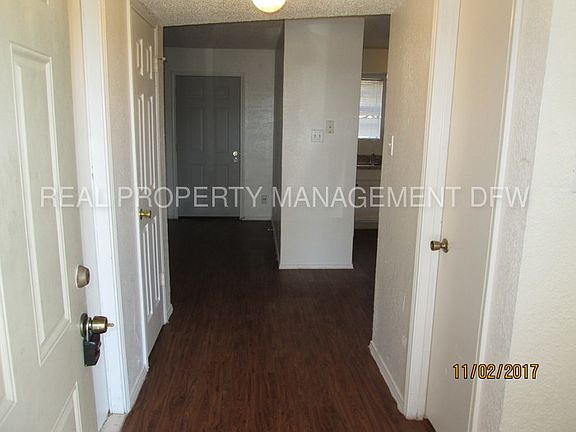 3rd image of 852 NW Summercrest Blvd