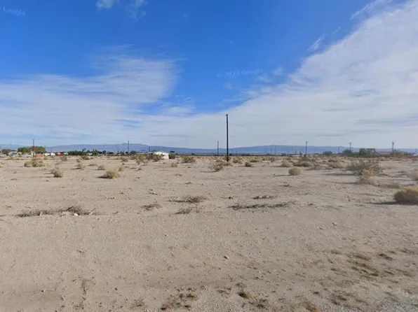 1046 Sea View Ave, Thermal, CA 92274