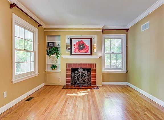 3rd image of 130 Girard Pl