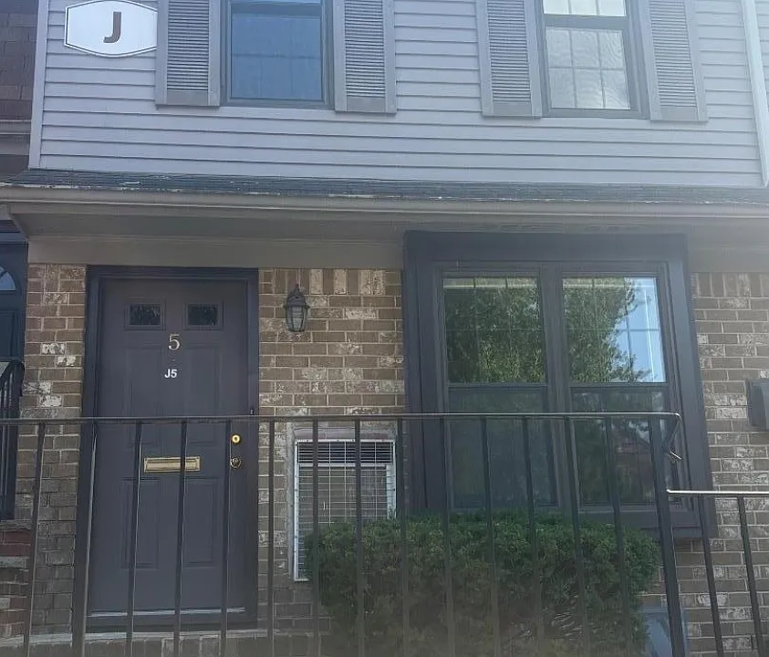181 J 5 Long Hill Rd #J-5