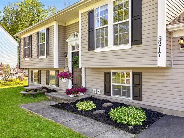 3217 Holly Cres, Macedon, NY 14502