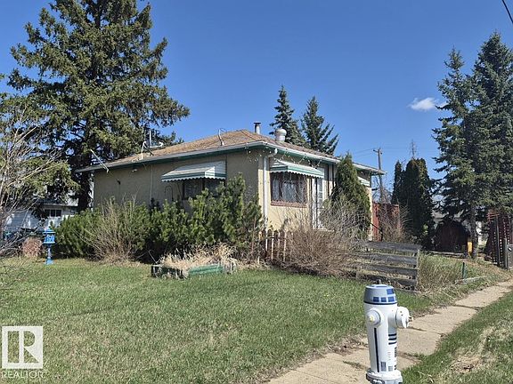 3rd image of 5003 49th St